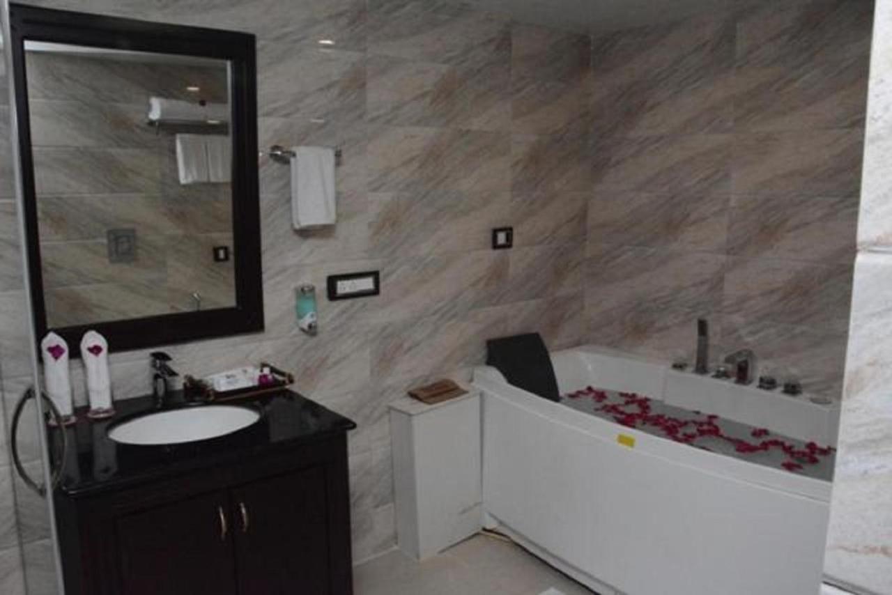 Hotel Atithi Guwahati Luaran gambar